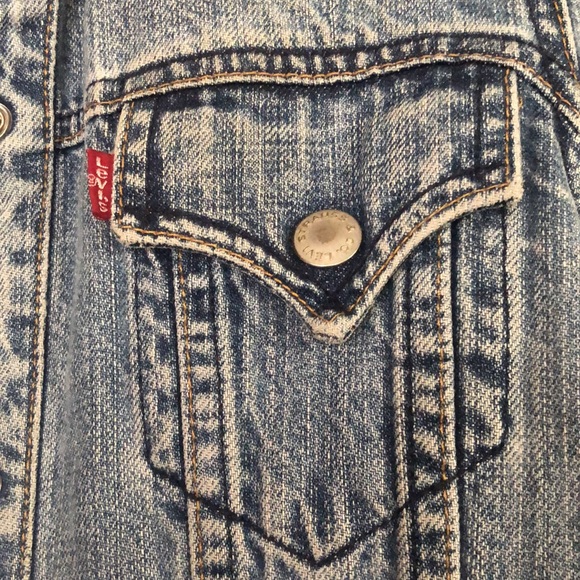 VINTAGE Levi Strauss Blue Denim Jacket - LIKE NEW - Picture 6 of 17